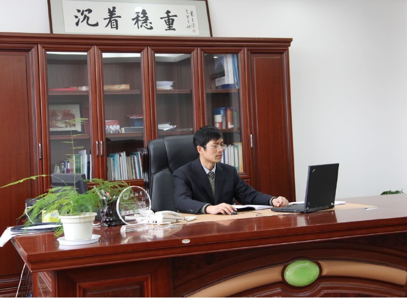 【人物志】博學、穩重、精益求精──張亞峰副總剪影