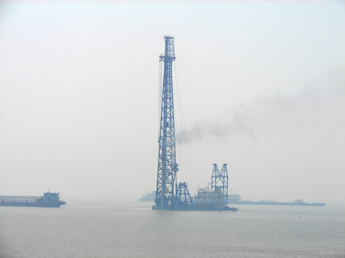 中遠重工碼頭開工