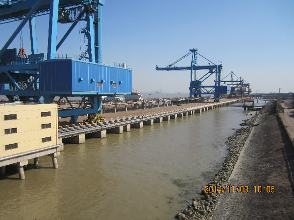 張家港奔輝碼頭改造工程順利通過交工驗收